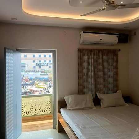 Hotel Grand View Purî Extérieur photo