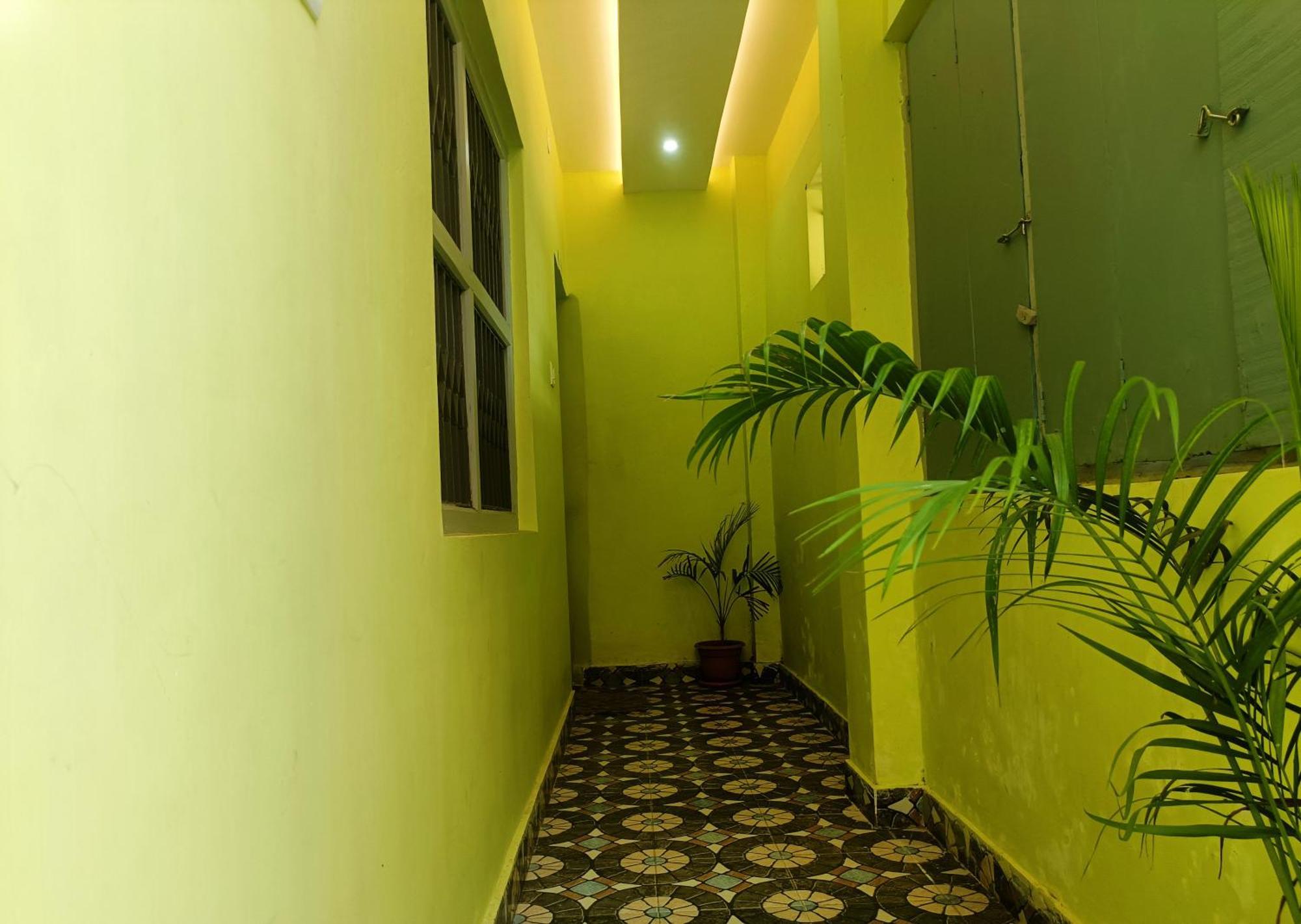 Hotel Grand View Purî Extérieur photo