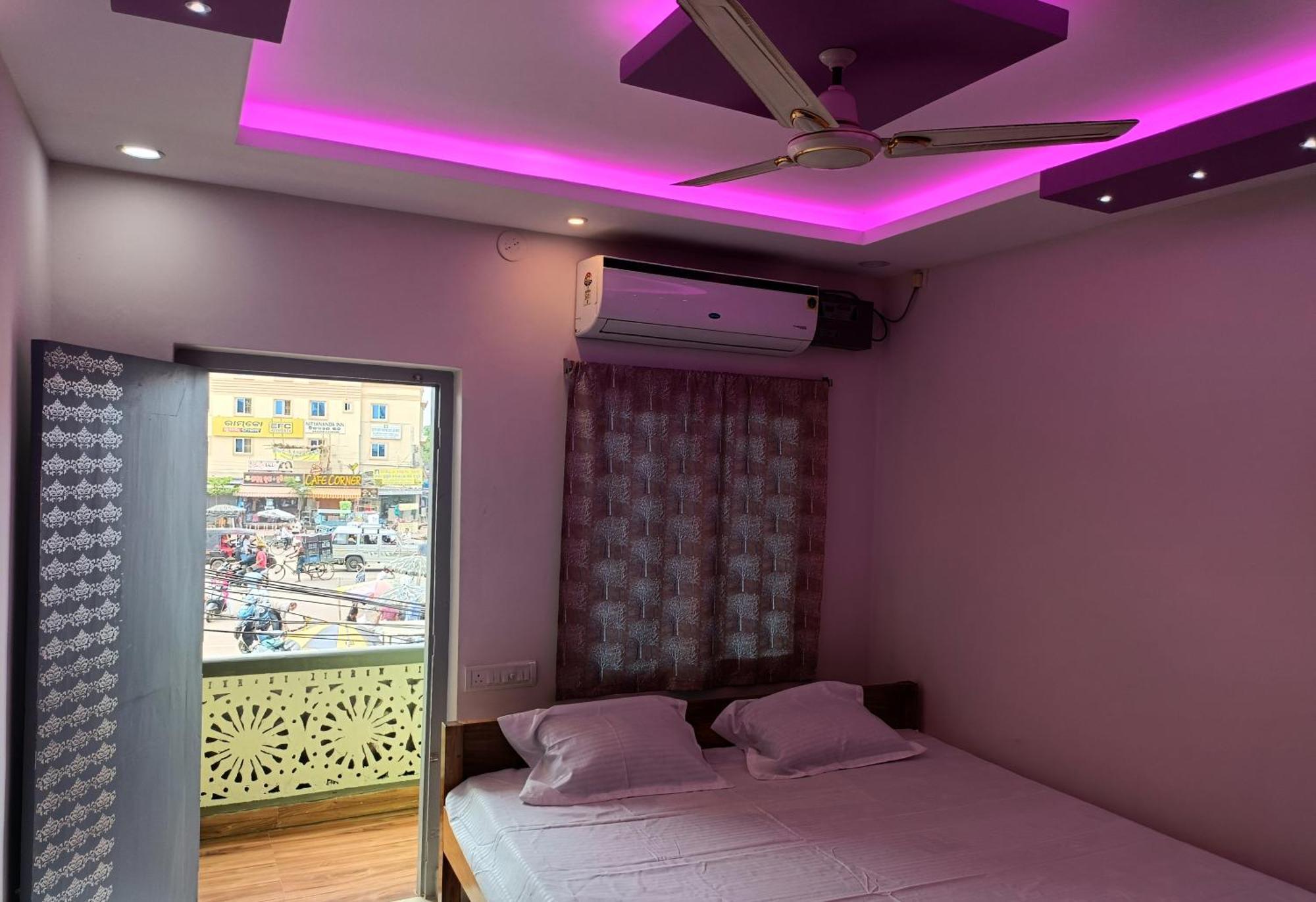 Hotel Grand View Purî Extérieur photo