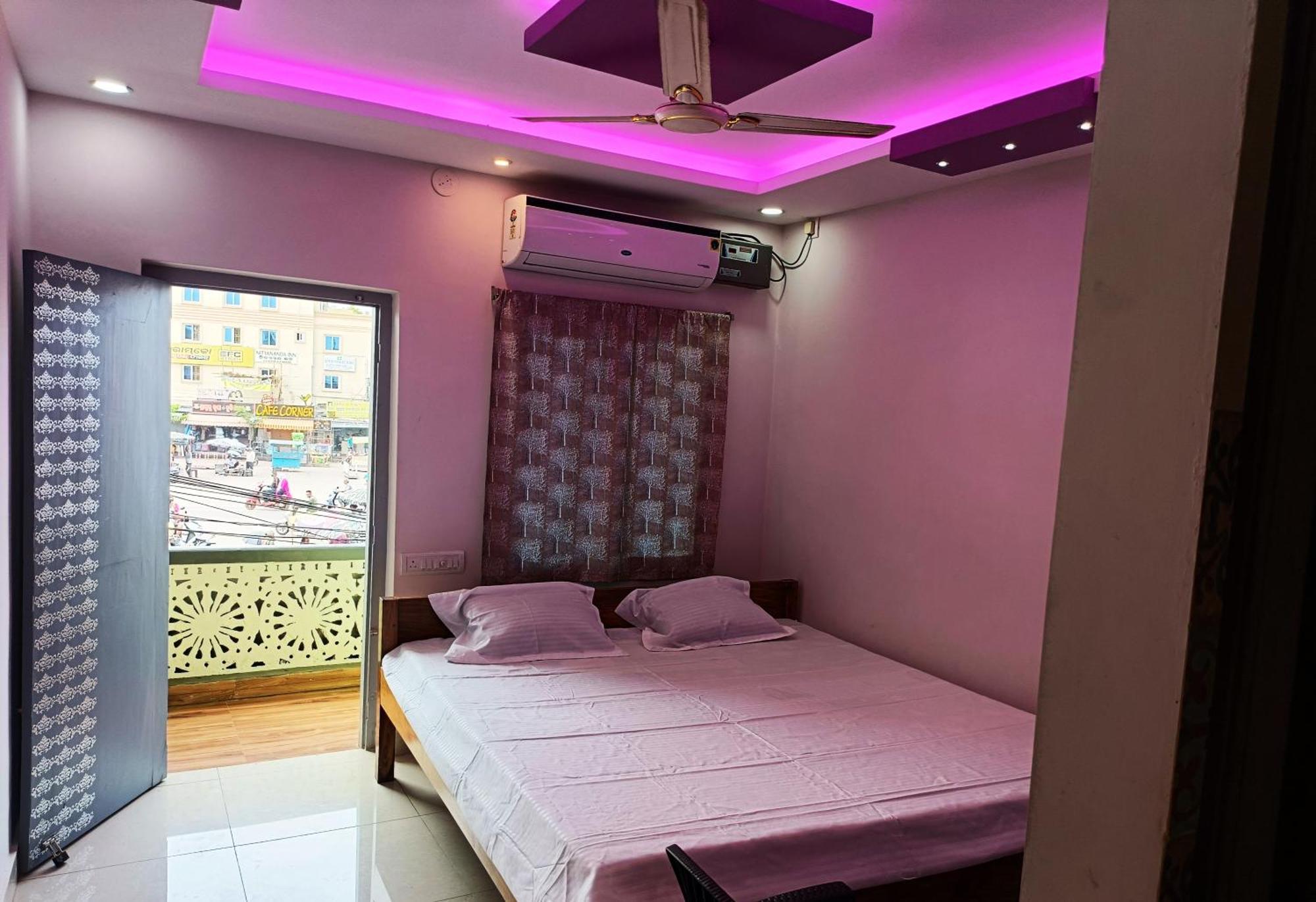 Hotel Grand View Purî Extérieur photo