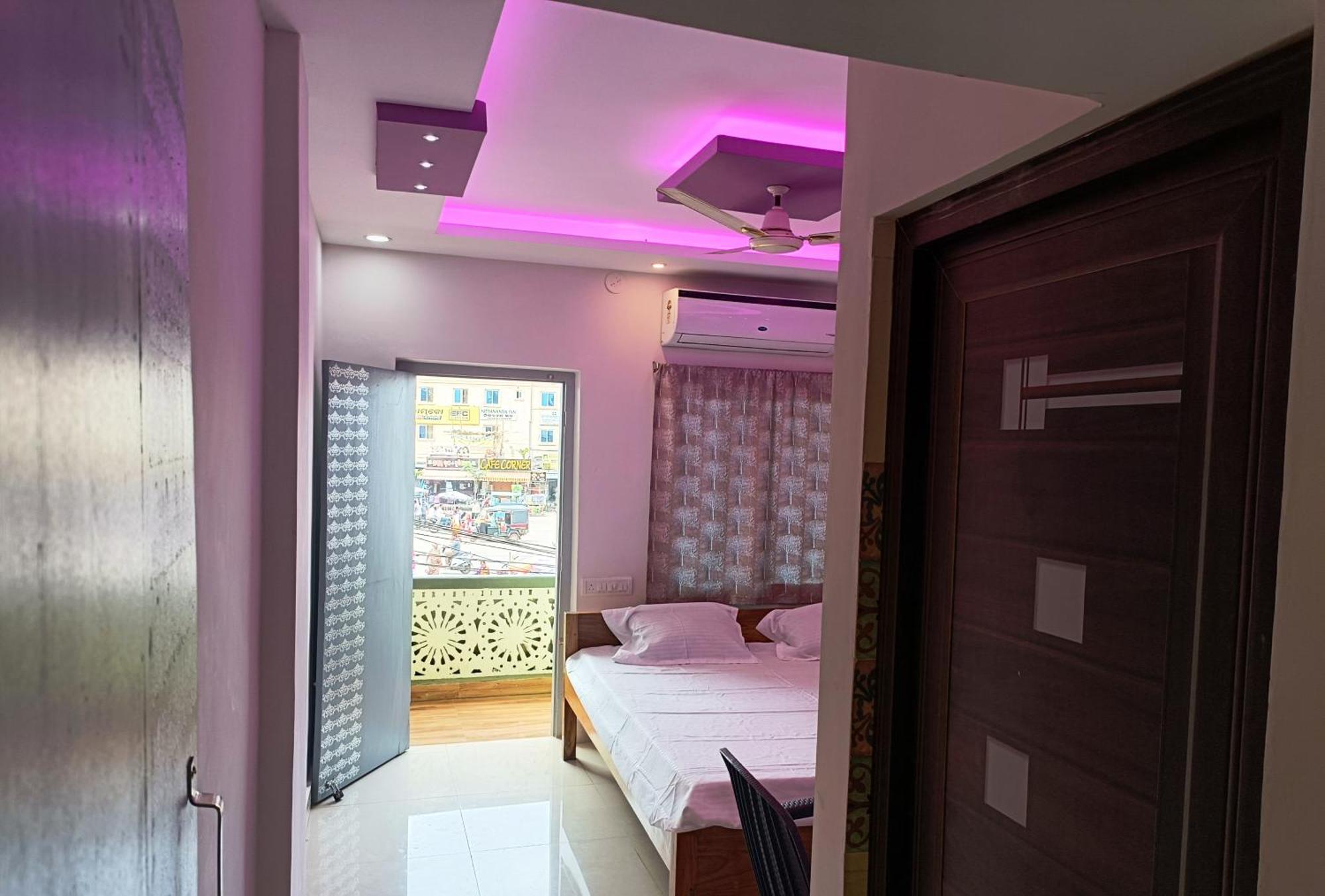 Hotel Grand View Purî Extérieur photo