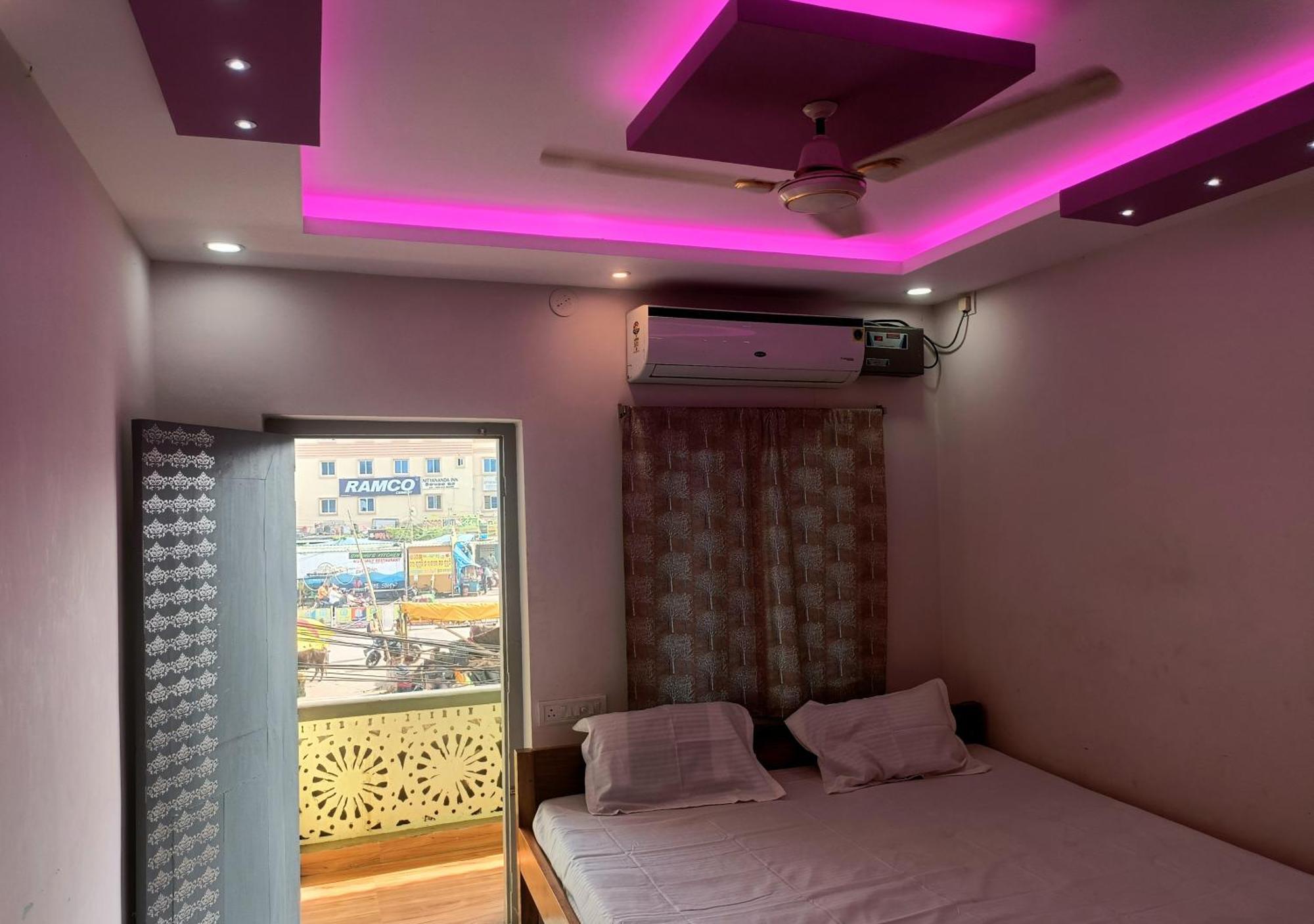 Hotel Grand View Purî Extérieur photo