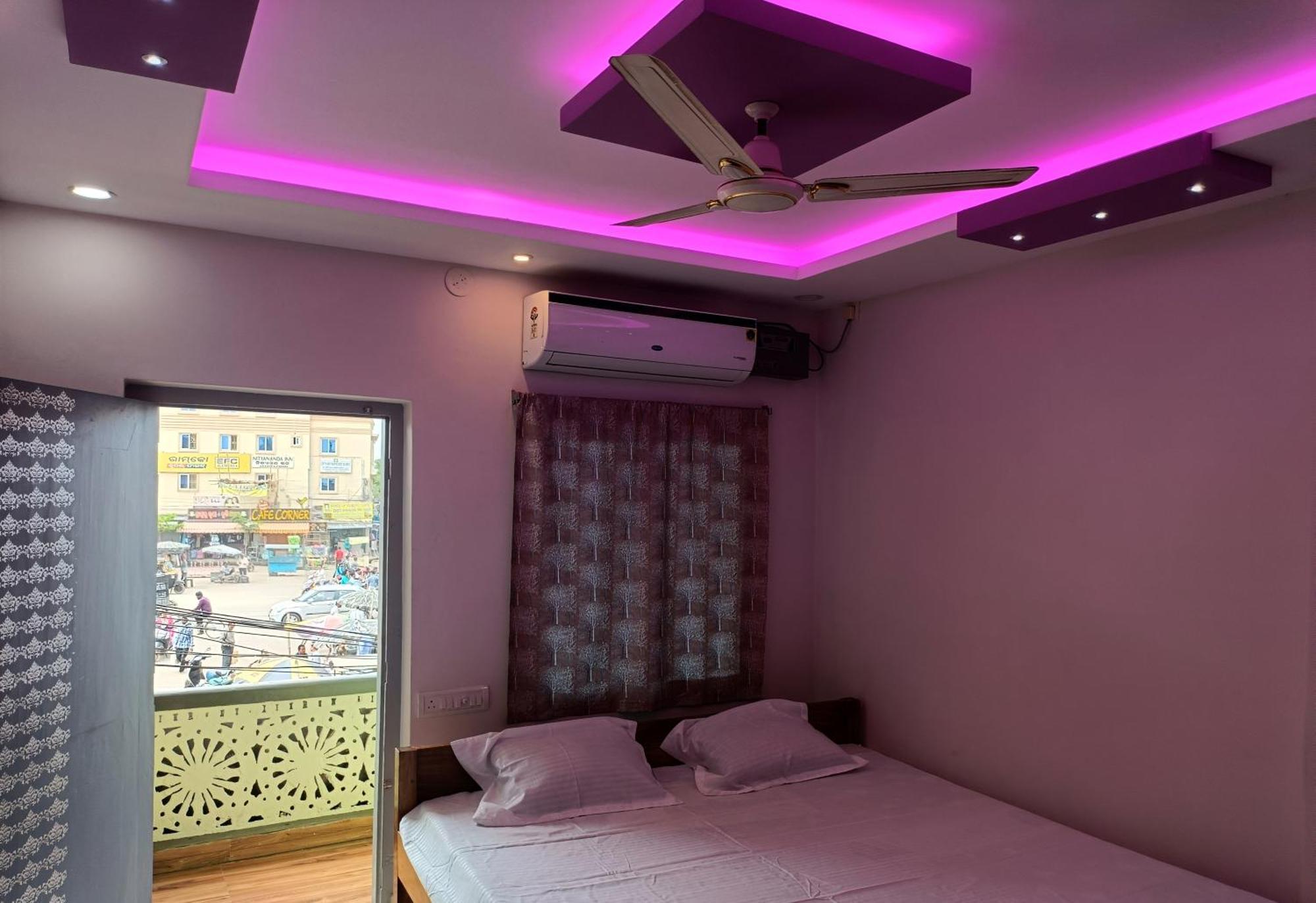 Hotel Grand View Purî Extérieur photo