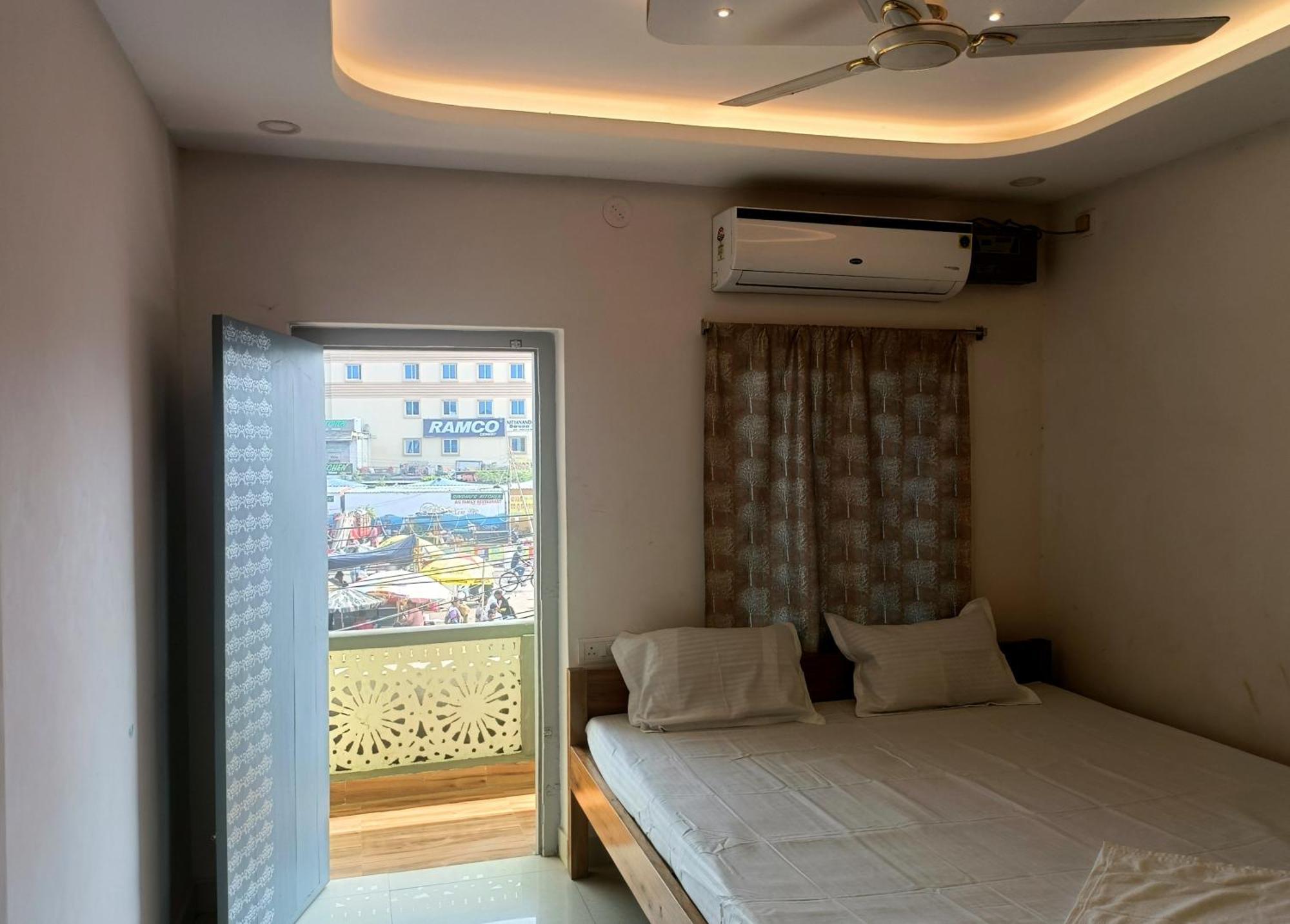 Hotel Grand View Purî Extérieur photo