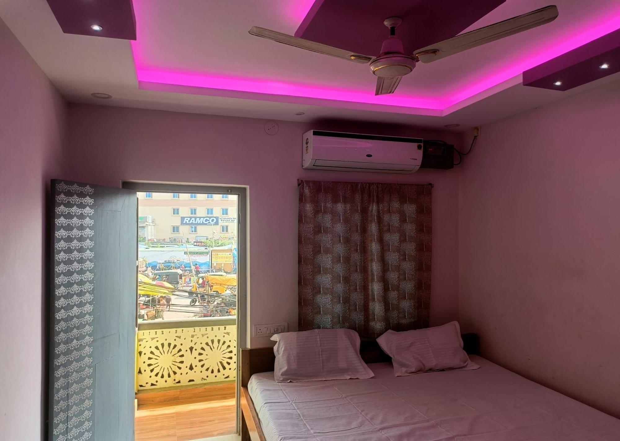 Hotel Grand View Purî Extérieur photo