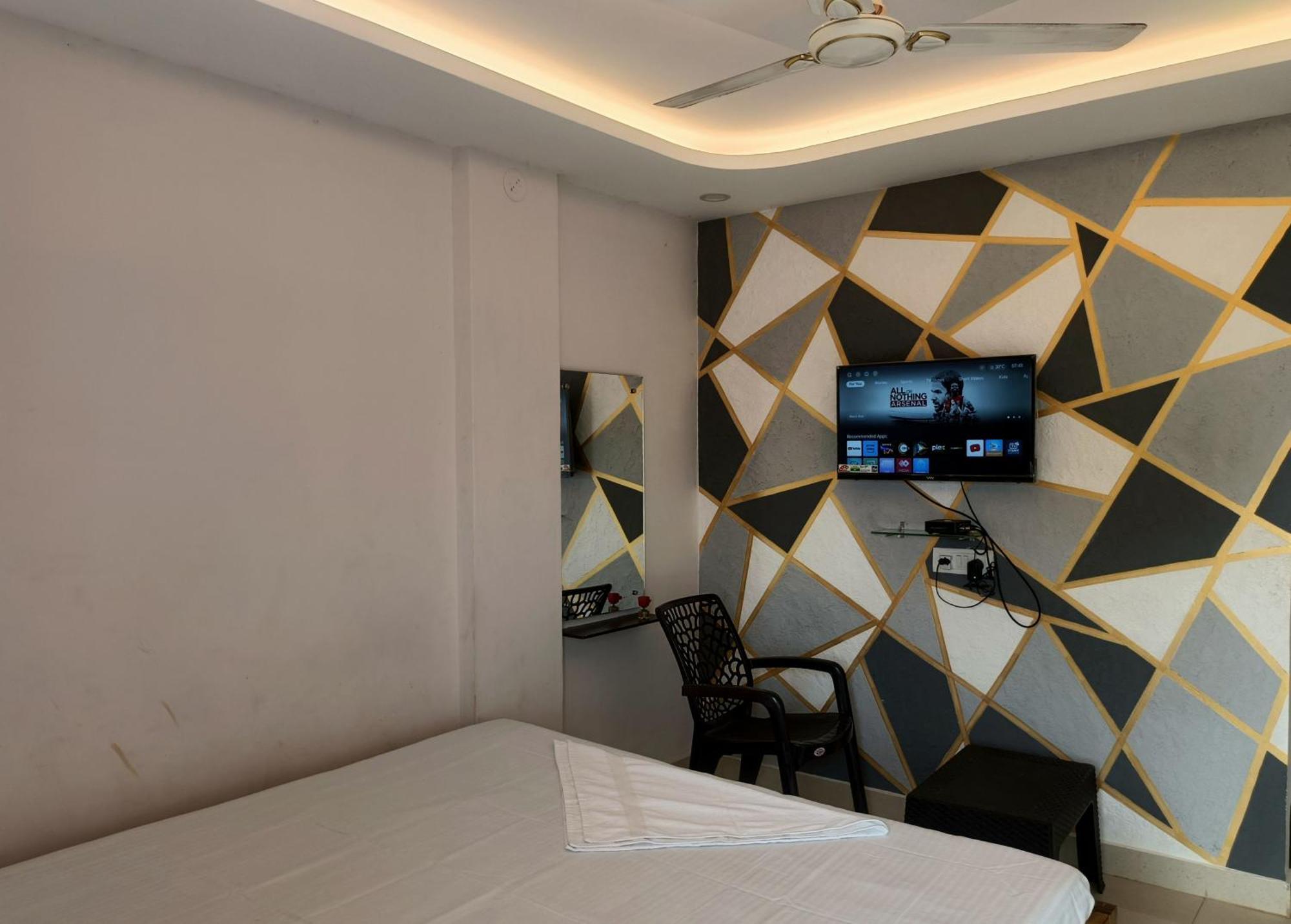 Hotel Grand View Purî Extérieur photo