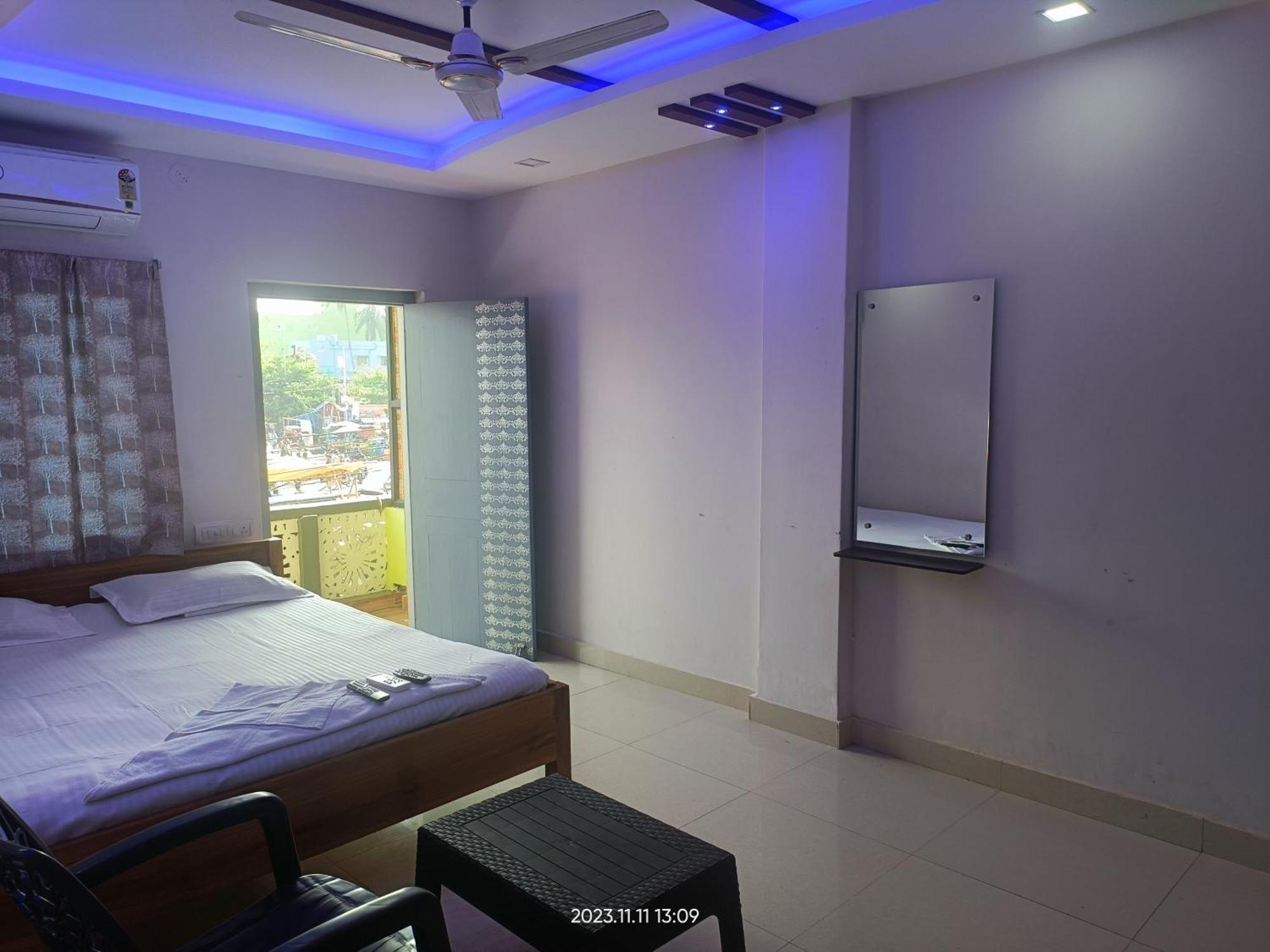 Hotel Grand View Purî Extérieur photo